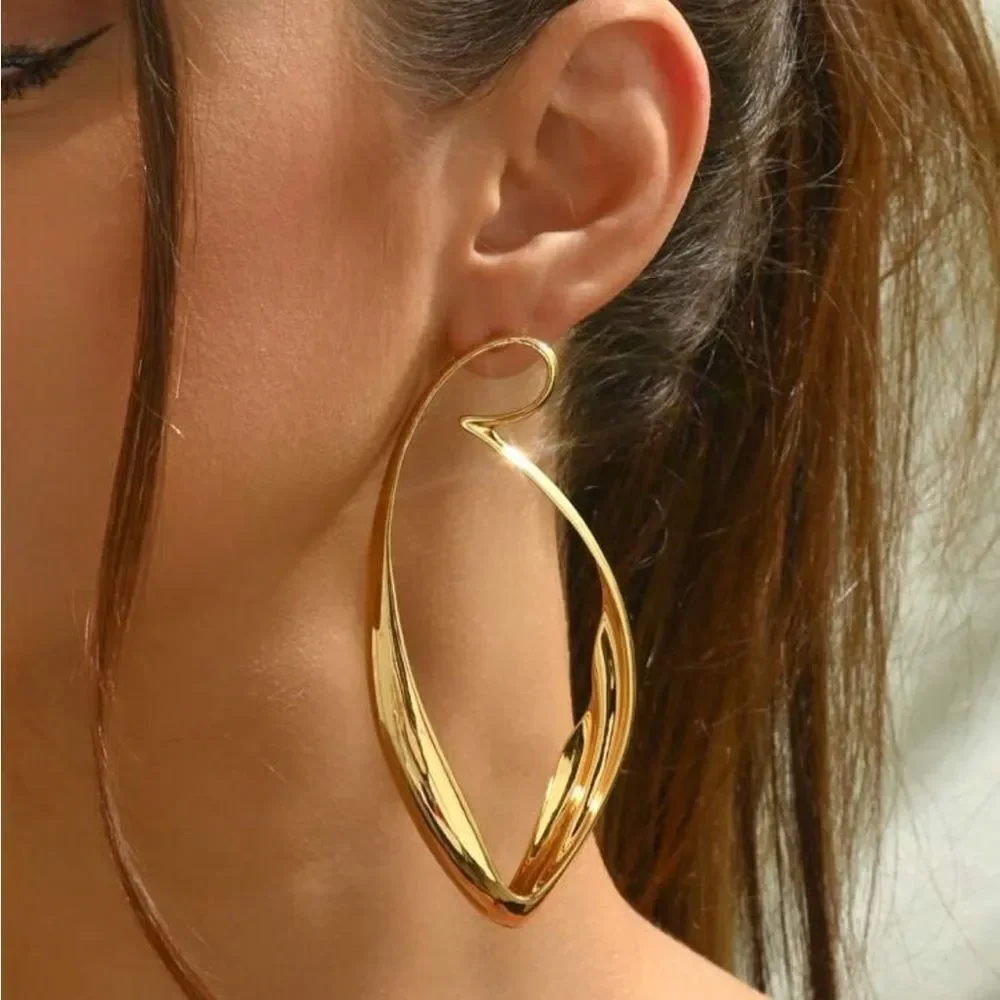 Gold statement Earrings N1114
